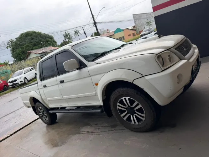 Mitsubishi L200 Sport HPE 2.5 4X4 CD DTI Dies. Mec. 2005