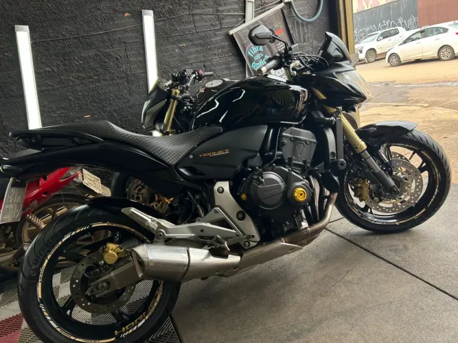 HONDA HORNET 600f impecável