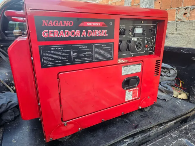 Gerador de 7 KVA a diesel gabinado 