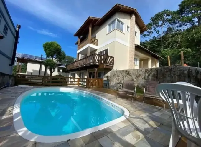 Casa de 4 dormitórios à venda no Campeche