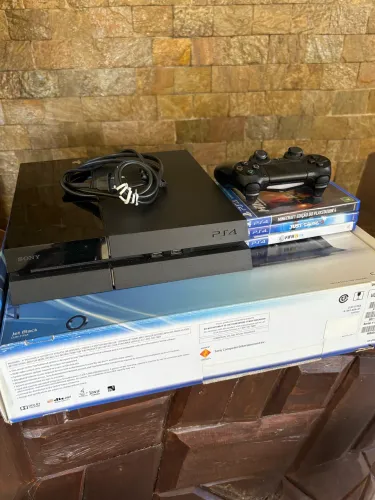 PLAYSTATION 4 (500GB)
