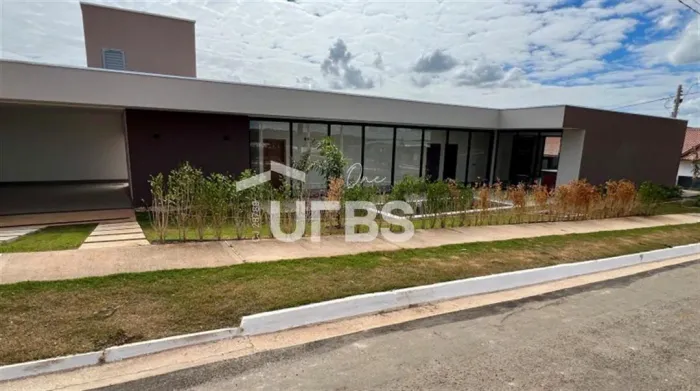 Casa Térrea em condomínio de Luxo no Lago Corumbá IV