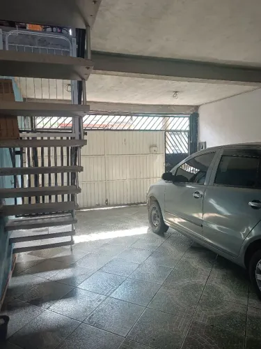 Alugo casa com três cômodos 