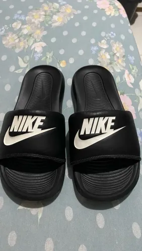 Chinelo Nike preto