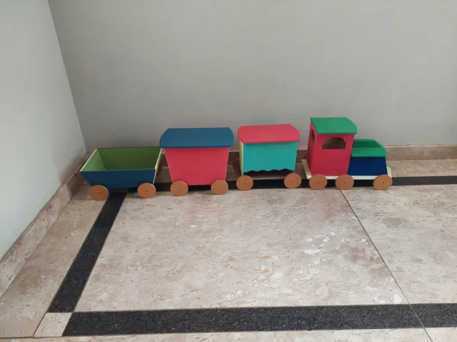 4 pedaços de trem de mdf