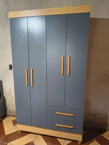 Guarda roupa de solteiro novo ?