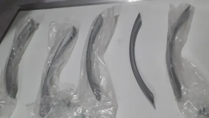 Puxadores de Plástico Prateado