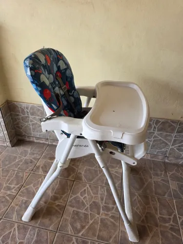 Cadeira de alimentação para bebê Burigoto merenda + babador buba