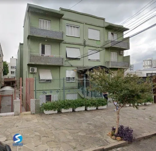 Apartamento no Partenon térreo de 2 dormitórios e 2 pátios DESOCUPADO