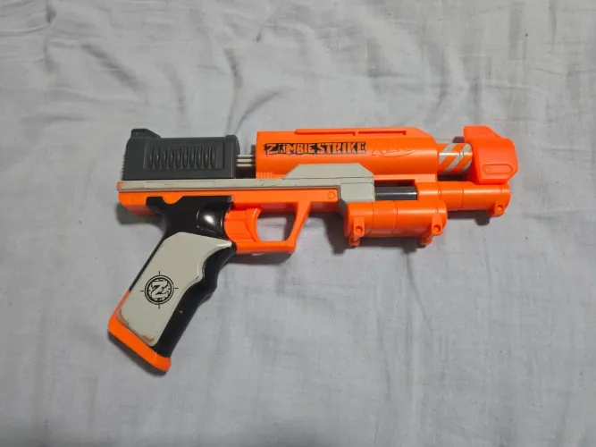 Pistola Nerf Zombie Strike Clear Shot