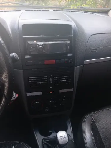 Fiat Idea Essence 1.6 Flex 16V 5P 2012