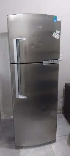Vendo geladeira e lavar ou usada