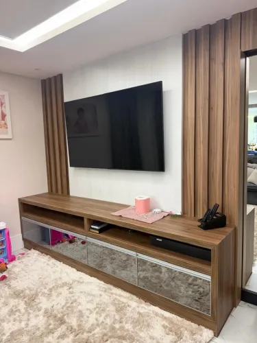 Rack planejado com painel ripado - porta opcional