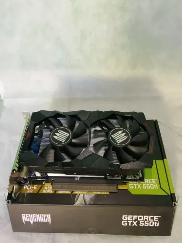 Placa de vídeo GTX 550ti ddr5 4gb de memória 