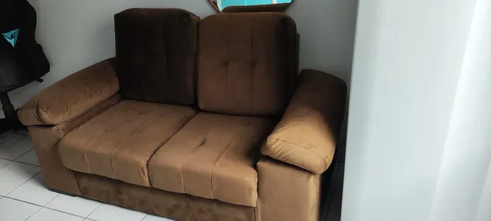 Sofá marrom 2 lugares