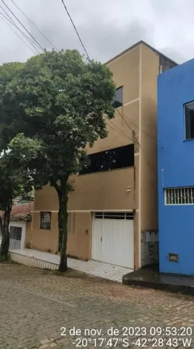Casa para Venda em Abre Campo, Centro, 4 dormitórios, 3 suítes, 1 banheiro