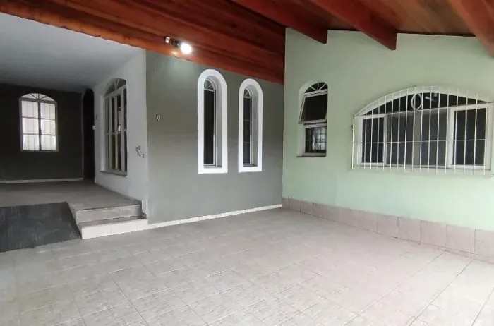 Casa 3 quartos c/ Piscina Guaratinguetá - Permuta 50% SP