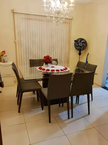 Mesa de Jantar com 8 cadeiras Província 