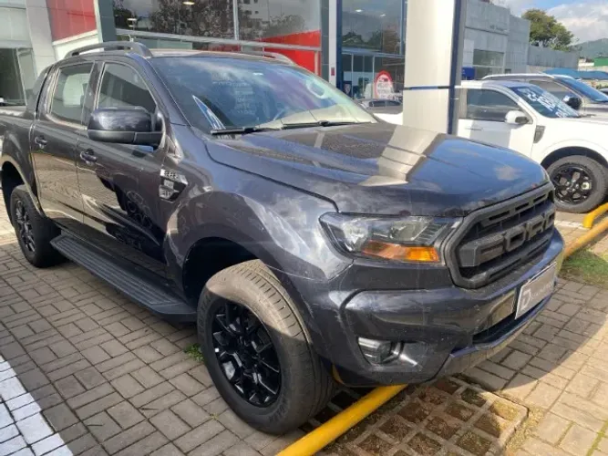 Ford Ranger Black 2.2 4X2 CD Diesel AUT 2022