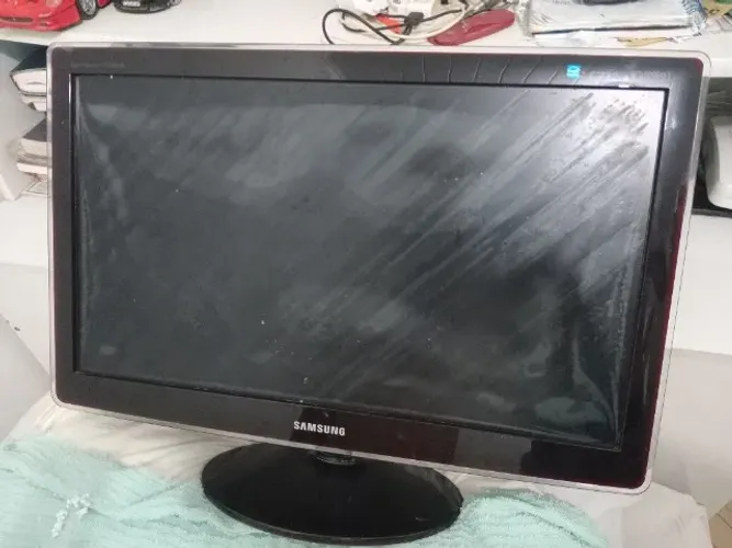 Tv Monitor Samsung com defeito na pelicula da tela 24 polegadas