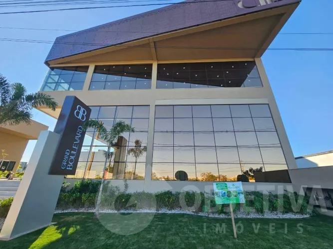 Lojas disponíveis para aluguel no Grand Boulevard Mall localizado na Avenida Landscape