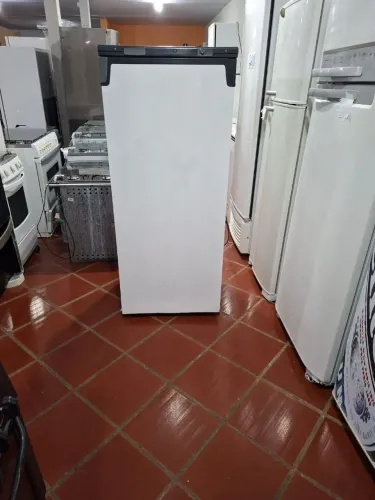 Freezer consul em ótimo estado com as gavetas para melhorar organização nas suas receitas