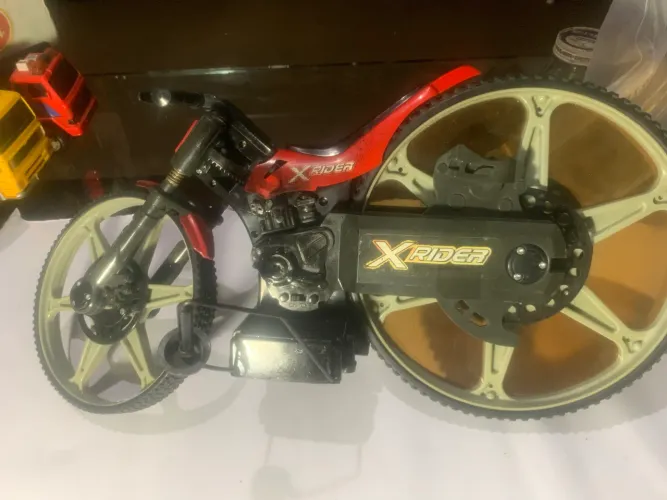 brinquedo de motocicleta de controle remoto da marca XRIDER