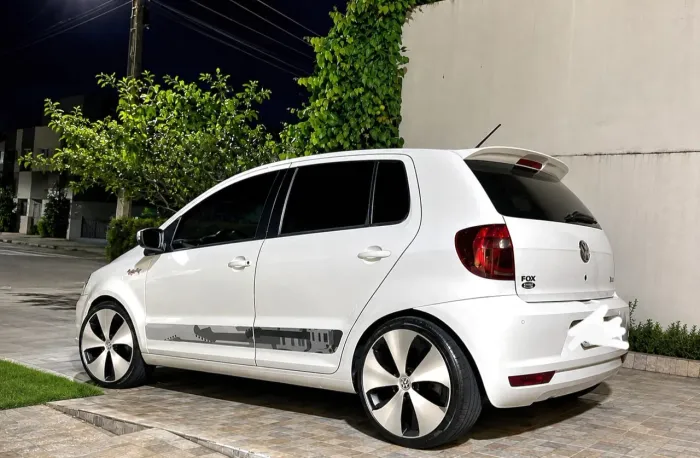 RODAS GENUÍNAS VOLKSWAGEN ARO 17 5X100 BLAK PIANO DIAMANTE