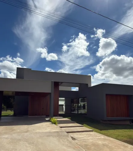 Casa para Locação de Alto Padrão com piscina aquecida borda infinita condomínio fechado