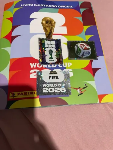 Figurinhas da copa do mundo brilhantes, cada uma por apenas 40 reais 