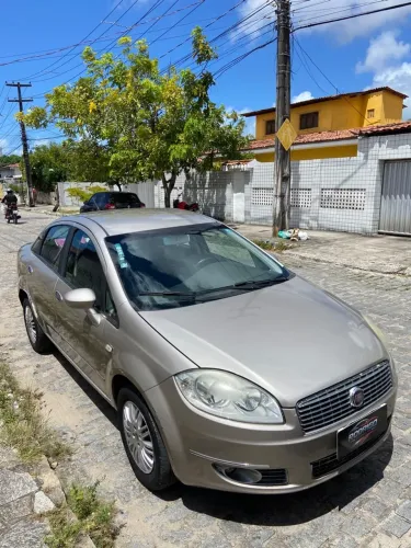Fiat Linea LX 1.9/ 1.8 Flex 16V Dualogic 4P 2011