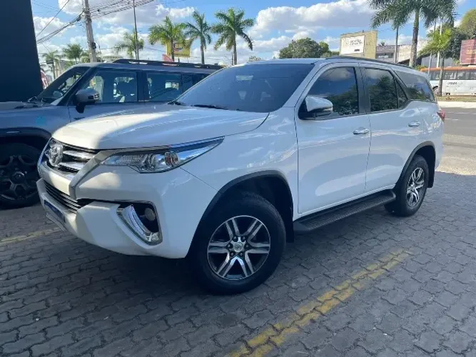 Toyota Hilux SW4 SRV 4X2 2.7 Flex 16V Aut. 2019
