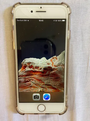 iPhone 7 + Carregador/ Capinha transparente 