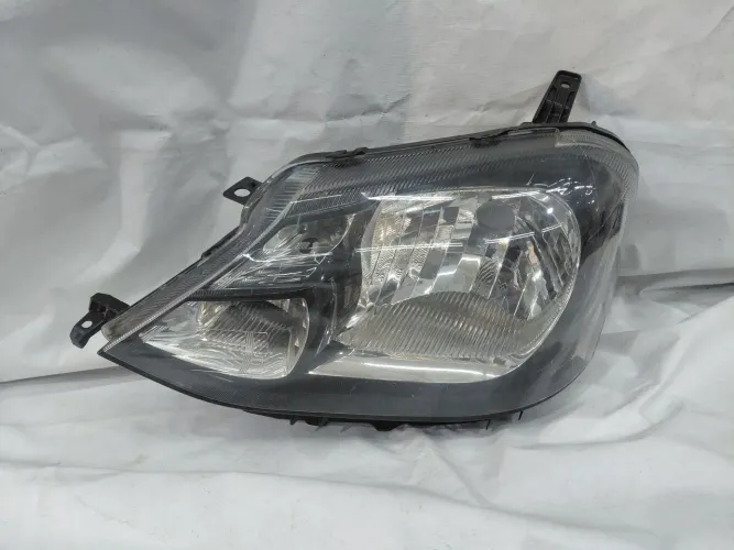 Farol Etios esquerdo Máscara Negra