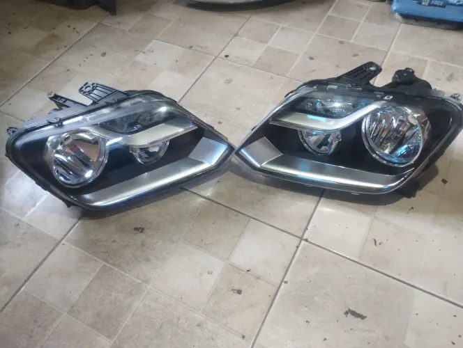Par de farol da Amarok.