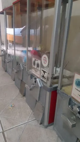 Vendo 5 máquinas de bolinhas vending machine 