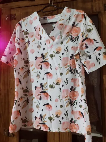 Blusa feminina estilo senhora tamanho 40 semi nova brechó de estampa floral elegante