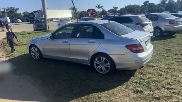 Mercedes-Benz C-180 CGI Classic 1.8 16V 156cv Aut. 2012