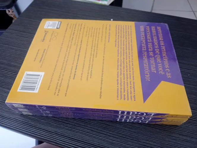Livros de fisioterapia na área de saúde e também habilidades e exercícios