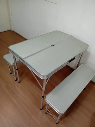 Mesa Dobrável com 02 Bancos Dobrável Vira Maleta