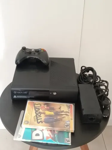 Xbox 360 Super Slim Desbloqueado LTU 3.0 + 1 Controle + Jogos