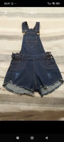 Jardineira jeans feminina