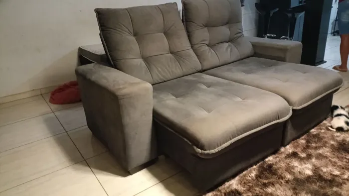 Sofá retrátil e inclinável