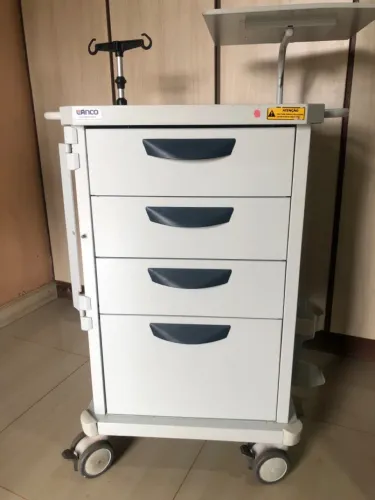Carrinho hospitalar 