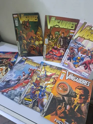 Revista em quadrinhos "Os Vingadores"- 7 unidades 