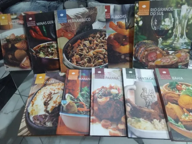 Coleção incompleta de "Cozinha Regional Brasileira"