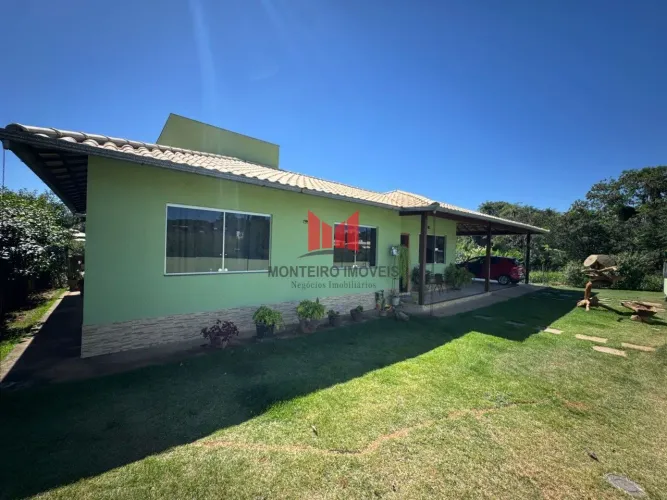 Excelente Casa em Condomínio para Venda localizada no Bairro Estância Das Aroeiras, com 3