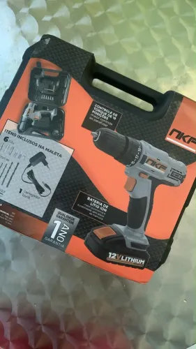 PARAFUSADEIRA E FURADEIRA 12W COM UMA BATERIA