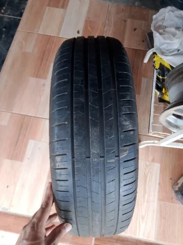 Pneu 15 195/65 semi novo 