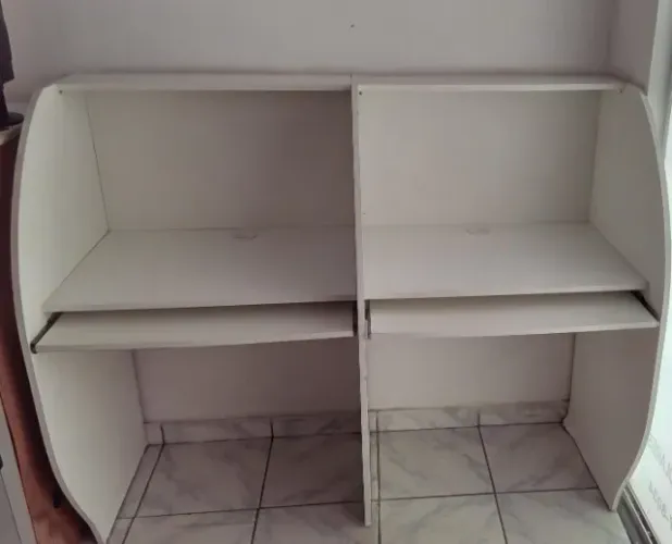 Balcão de trabalho para computador 2 Lugares (com porta teclado e passa fio)